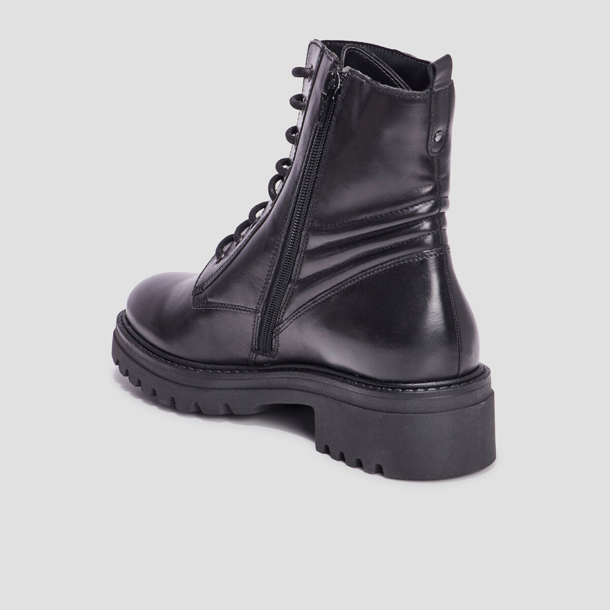 Bottines crant&eacute;es &agrave; lacets en cuir noir femme