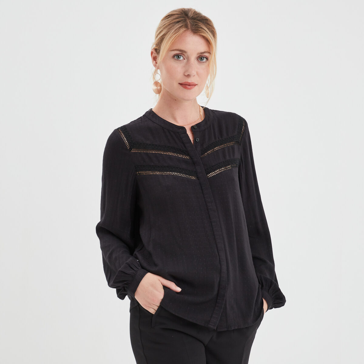 Blouse bandes ajourées col mao Liberto noir femme