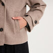 Manteau court boutonn&eacute; beige femme