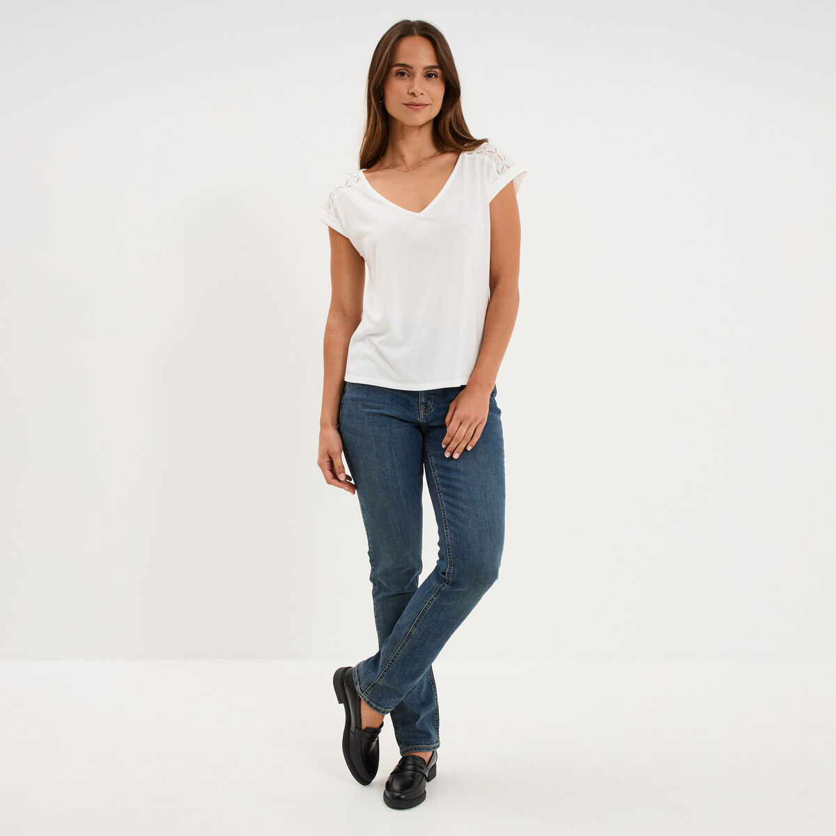 T-shirt col en V ajour&eacute; &eacute;paules et dos blanc femme