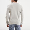 Pull en maille textur&eacute;e col rond gris clair homme