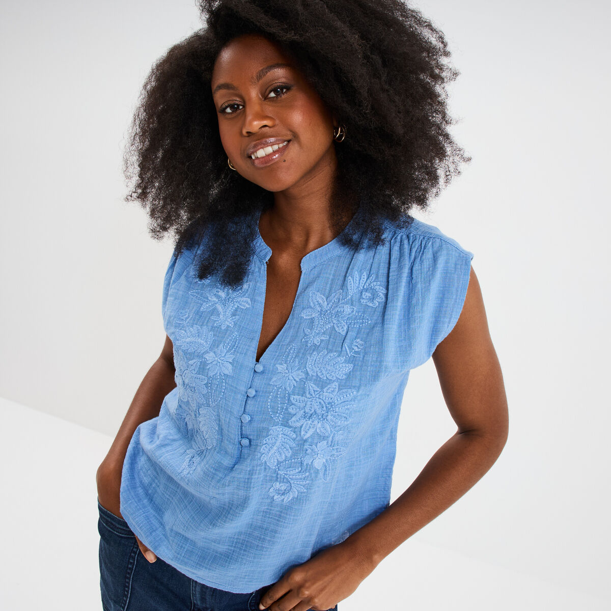 Blouse col tunisien sans manches coton bleu clair femme