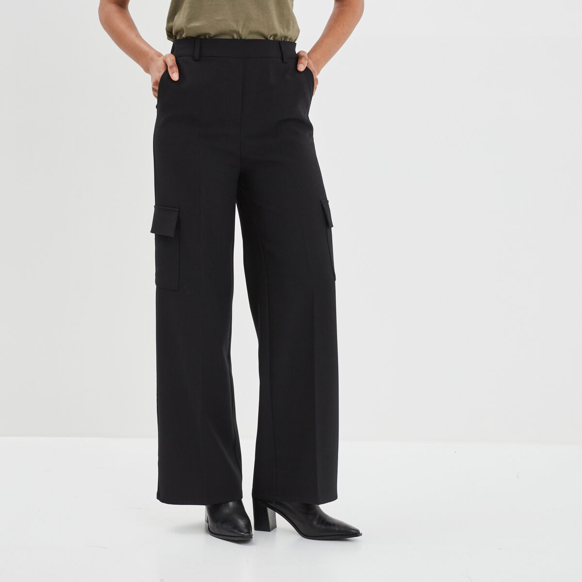 Pantalon large cargo &agrave; pinces noir femme