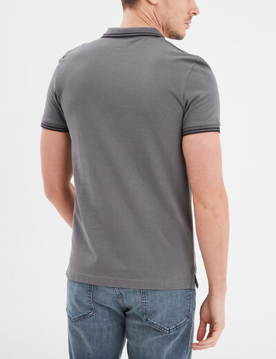 Polo manches courtes bords contrastés gris foncé homme