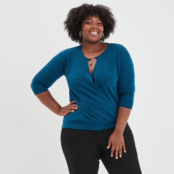 pull avec detail bijou bleu canard femmegt Pull avec détail bijou bleu canard femme grande taille