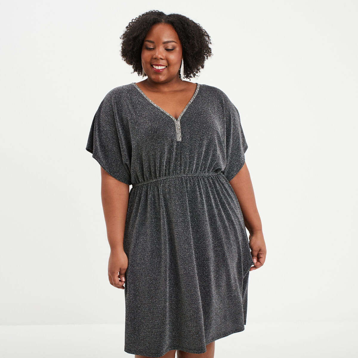 Robe &eacute;vas&eacute;e fils m&eacute;tallis&eacute;s gris argent femme grande taille