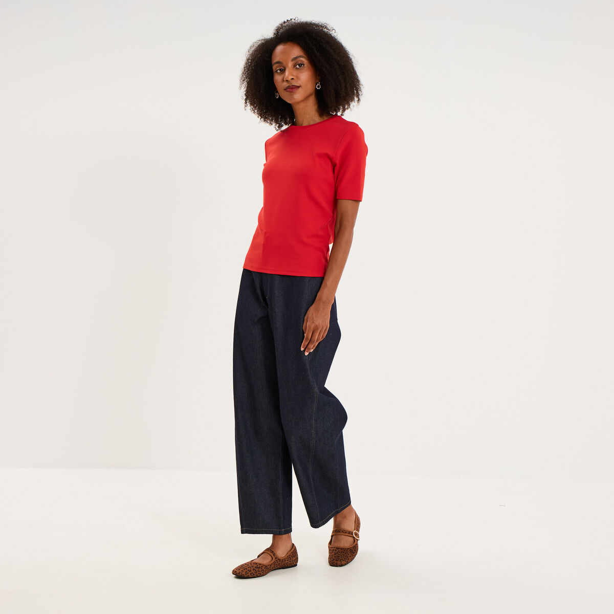 T-shirt col rond manches courtes ajust&eacute; rouge femme
