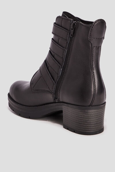 Bottines avec boucles en cuir noir femme