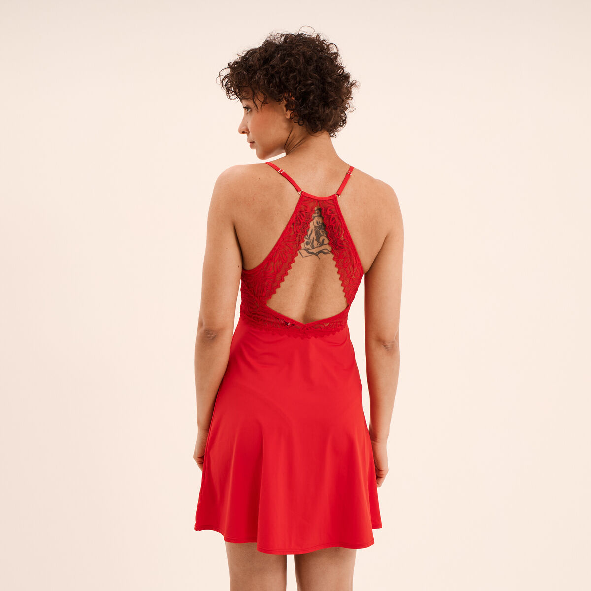 Nuisette avec dentelle rouge femme