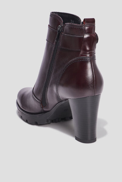 Bottines à talons avec boucles en cuir bordeaux femme