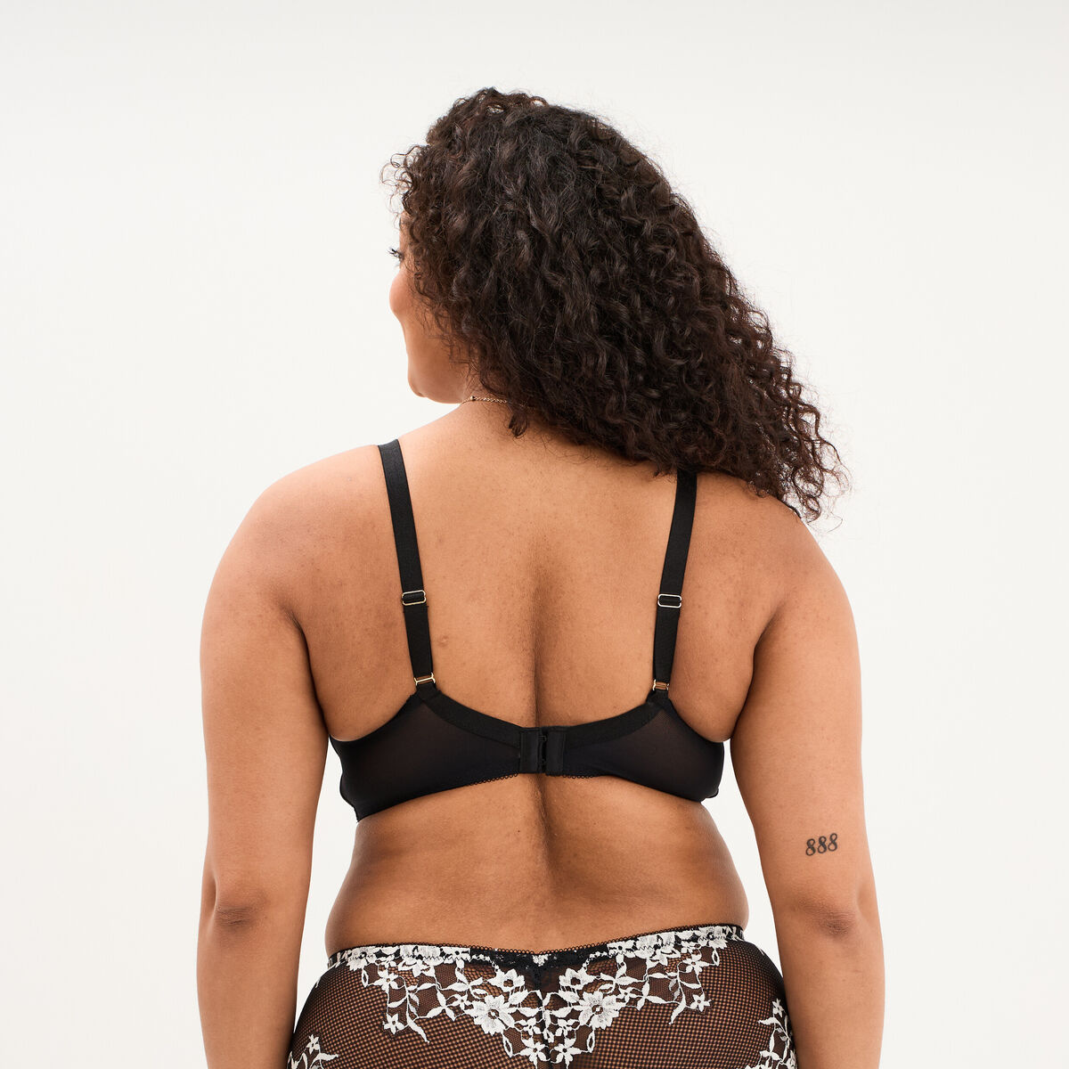 Soutien-gorge embo&icirc;tant dentelle noir femme grande taille