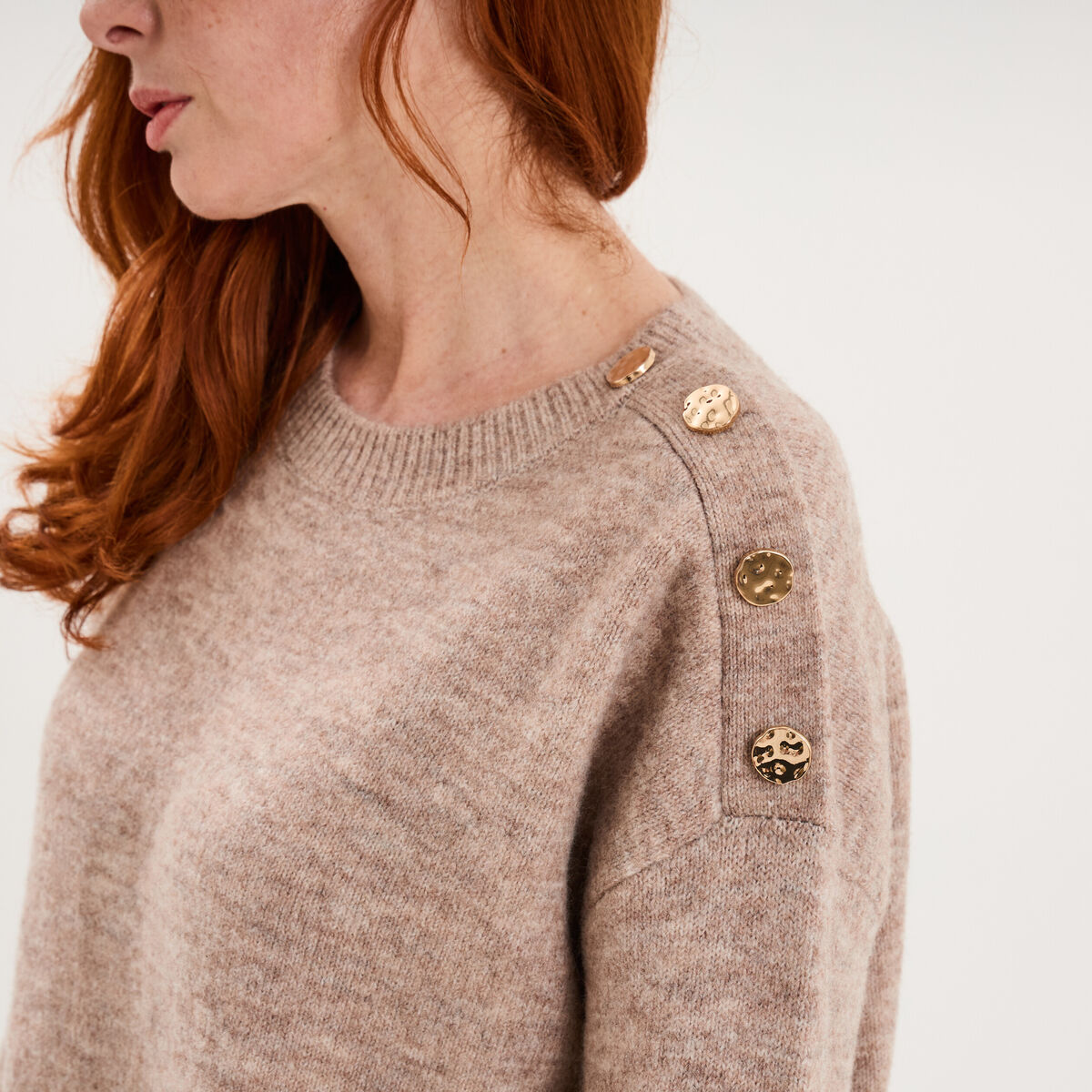 Robe pull longueur genou boutons &eacute;paule beige femme