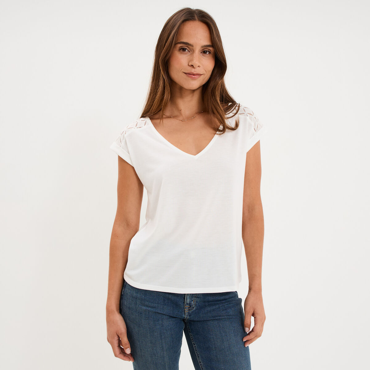 T-shirt col en V ajour&eacute; &eacute;paules et dos blanc femme