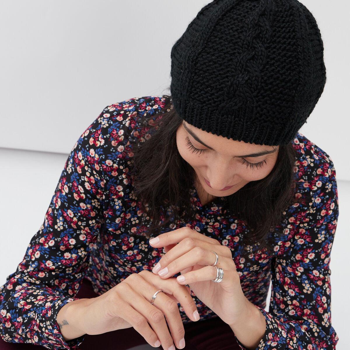 Béret tricoté avec torsades noir femme