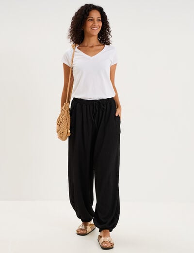 Pantalon droit fluide gaufr&eacute; noir femme