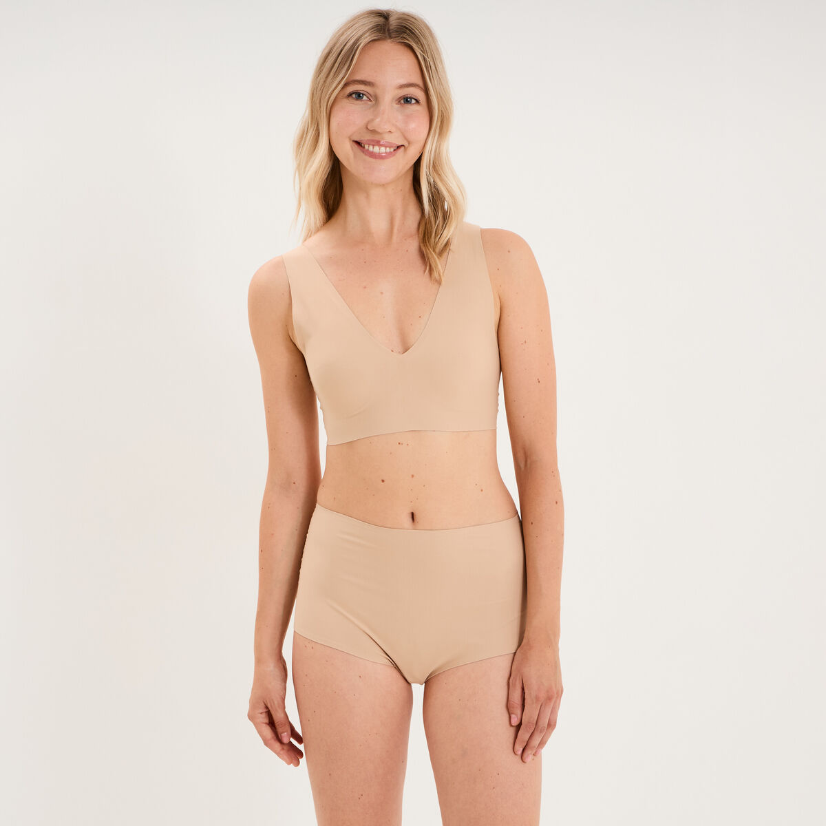 Soutien-gorge brassi&egrave;re microfibre beige femme