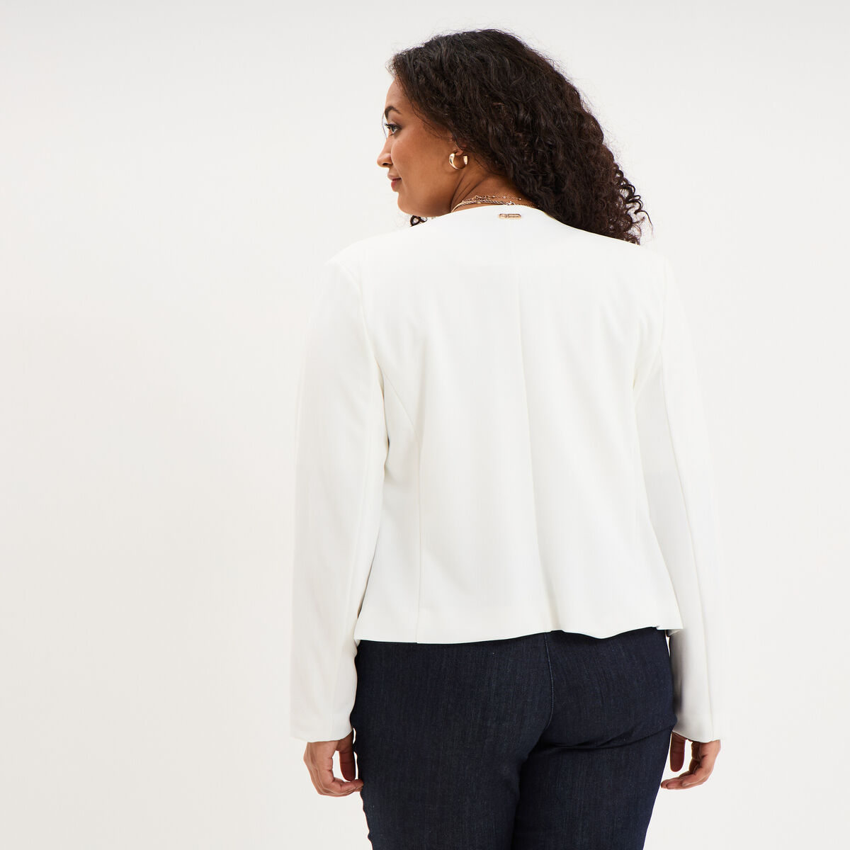Veste ajust&eacute;e courte manches longues blanc femme grande taille