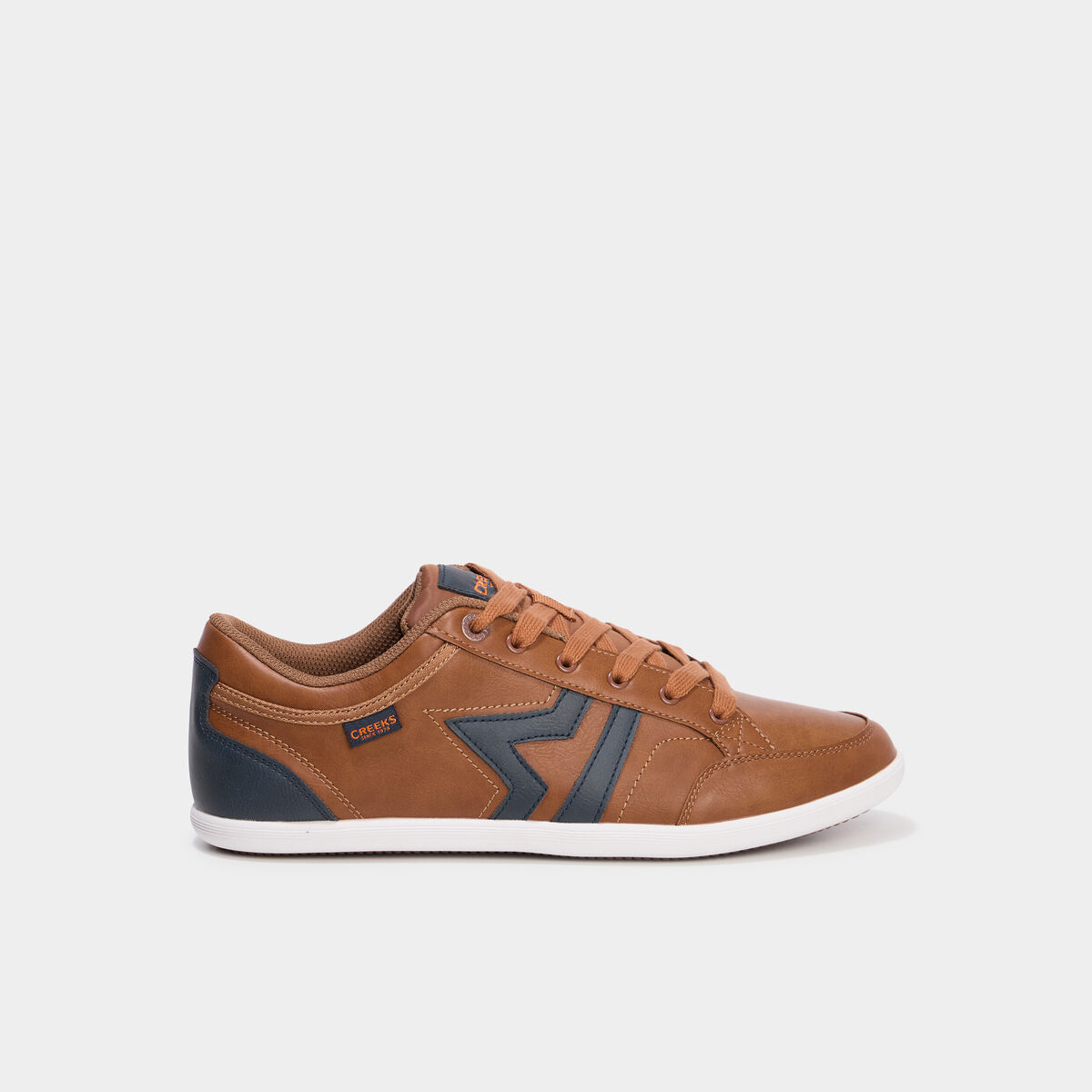 Baskets plates à lacets marron cognac homme