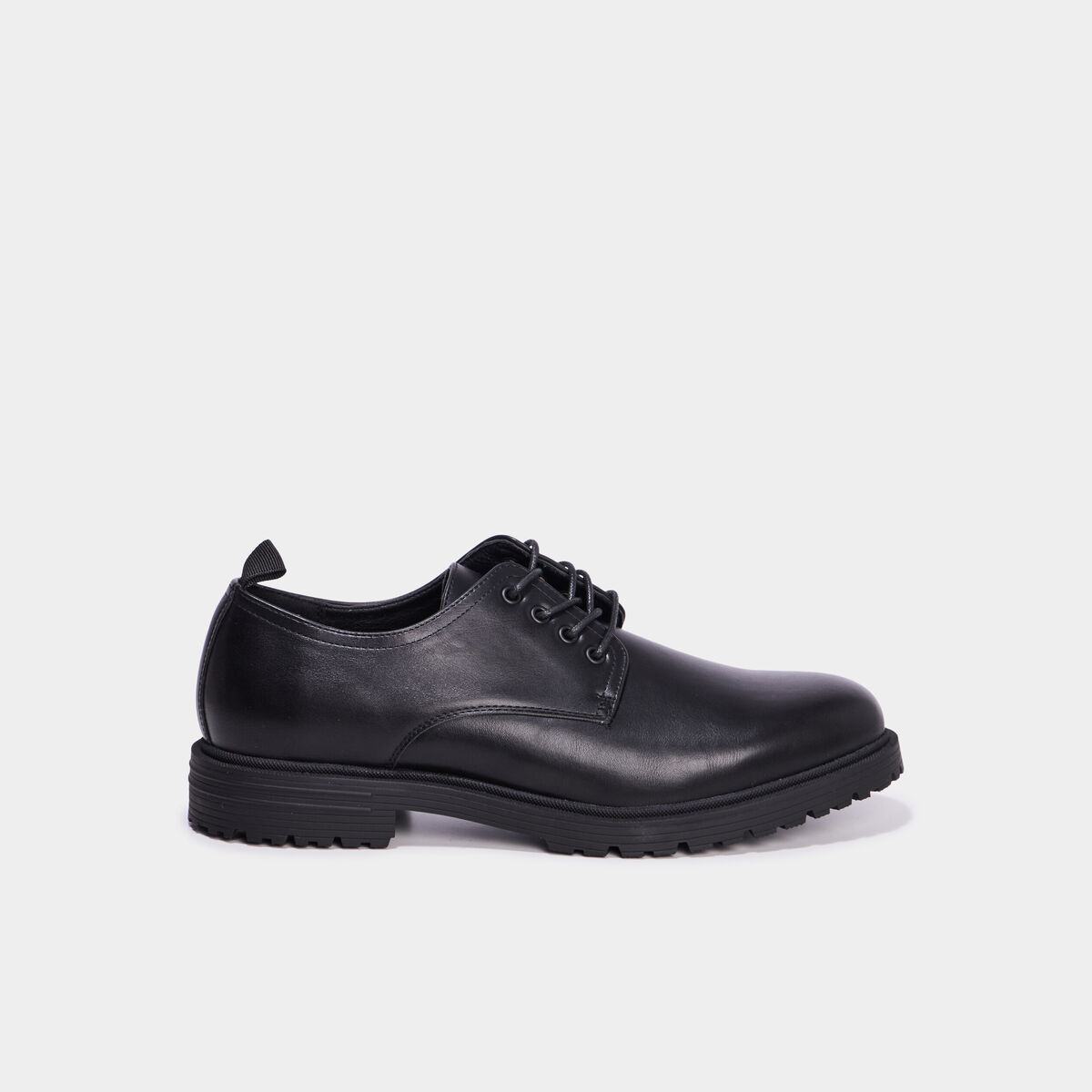 Derbies crant&eacute;es &agrave; lacets noir homme