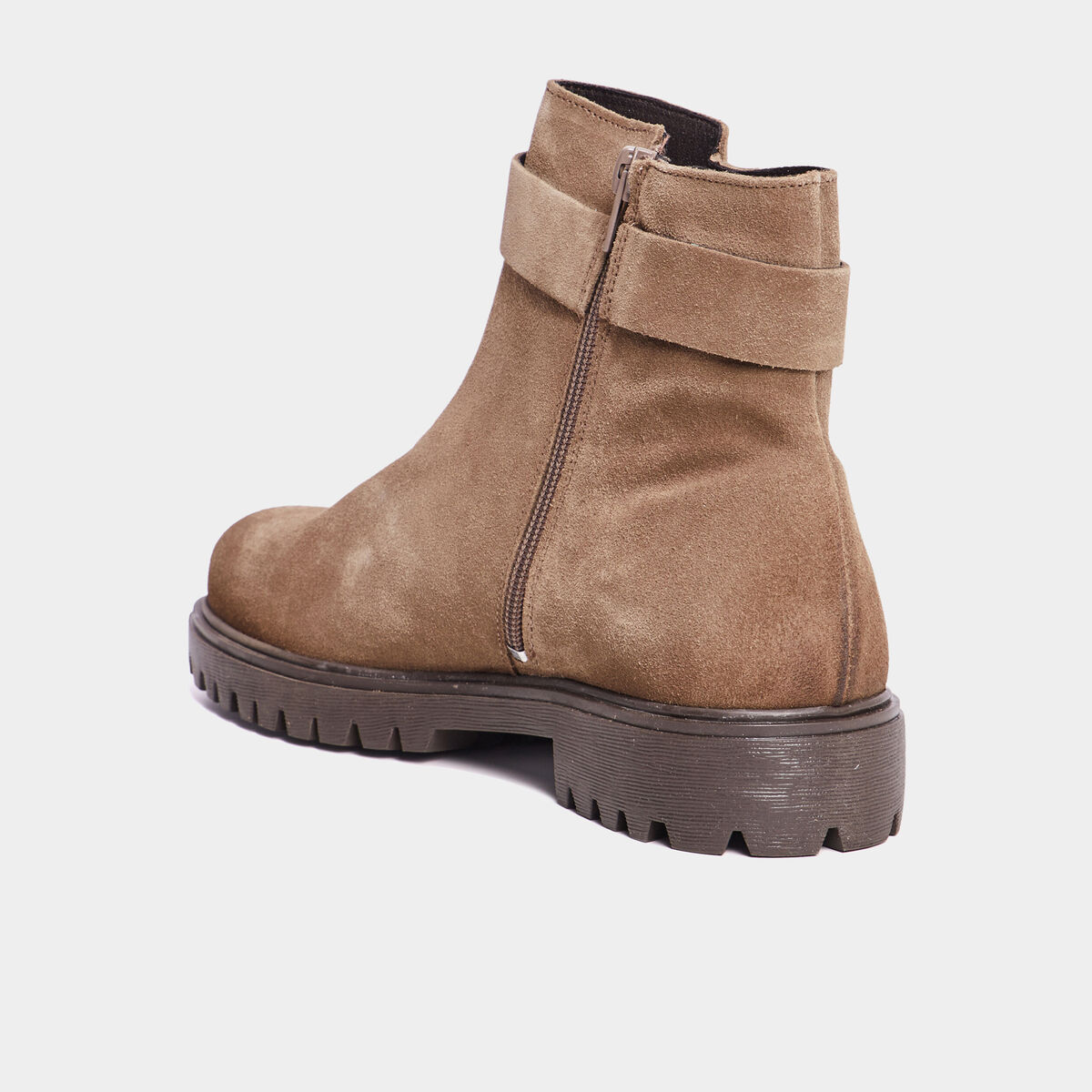 Bottines aspect su&eacute;dine avec boucles taupe femme