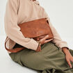 Sac besace en bandouli&egrave;re marron cognac femme