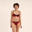 Tanga &agrave; micro dentelle rouge femme