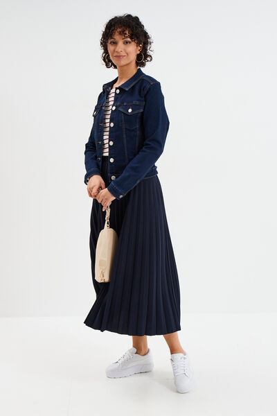 Veste en jean ajust&eacute;e boutonn&eacute;e denim brut femme