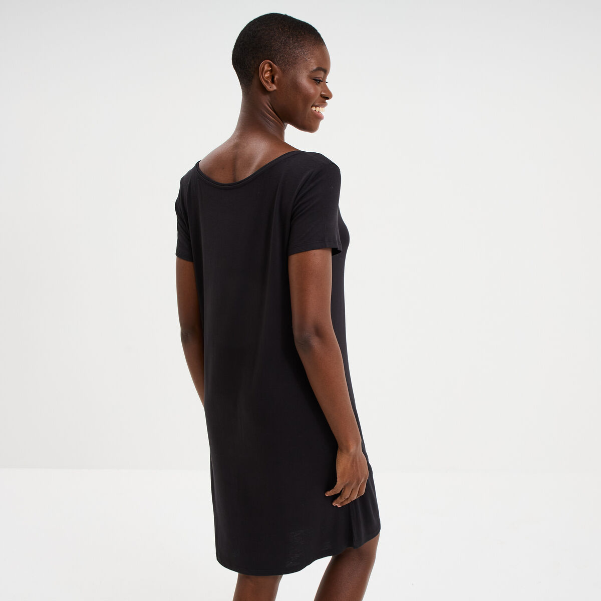 Chemise de nuit manches courtes noir femme