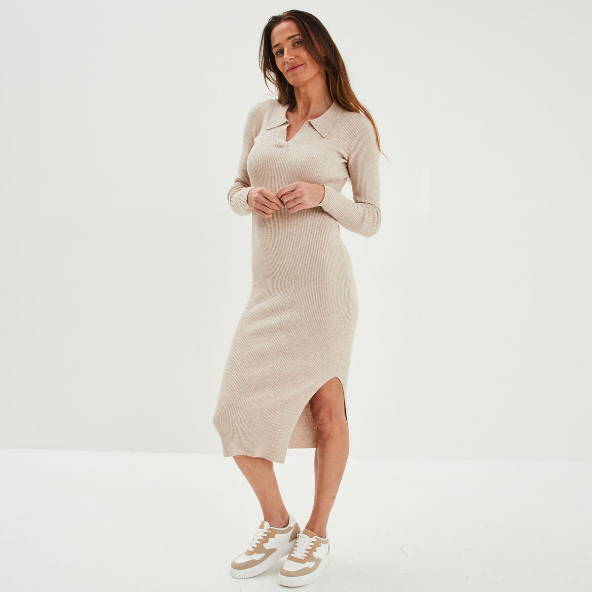 Robe pull midi côtelée avec col polo beige femme