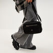 Sac rectangulaire effet velours c&ocirc;tel&eacute; noir femme