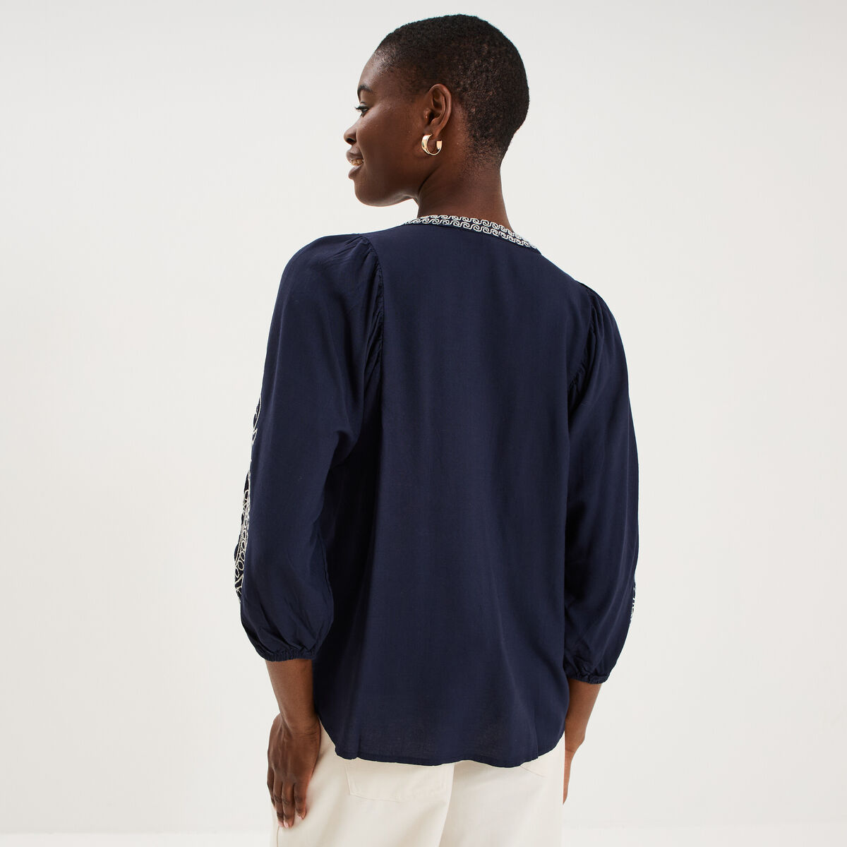 Blouse brod&eacute;e oversize col tunisien bleu fonc&eacute; femme