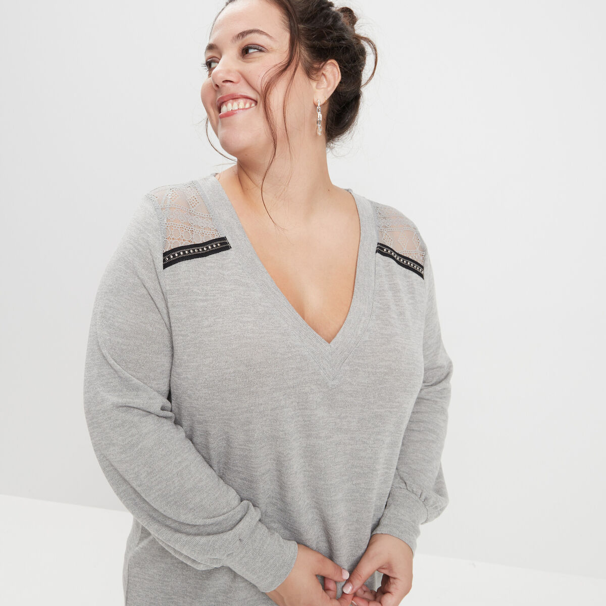 Pull avec col en V gris femme grande taille