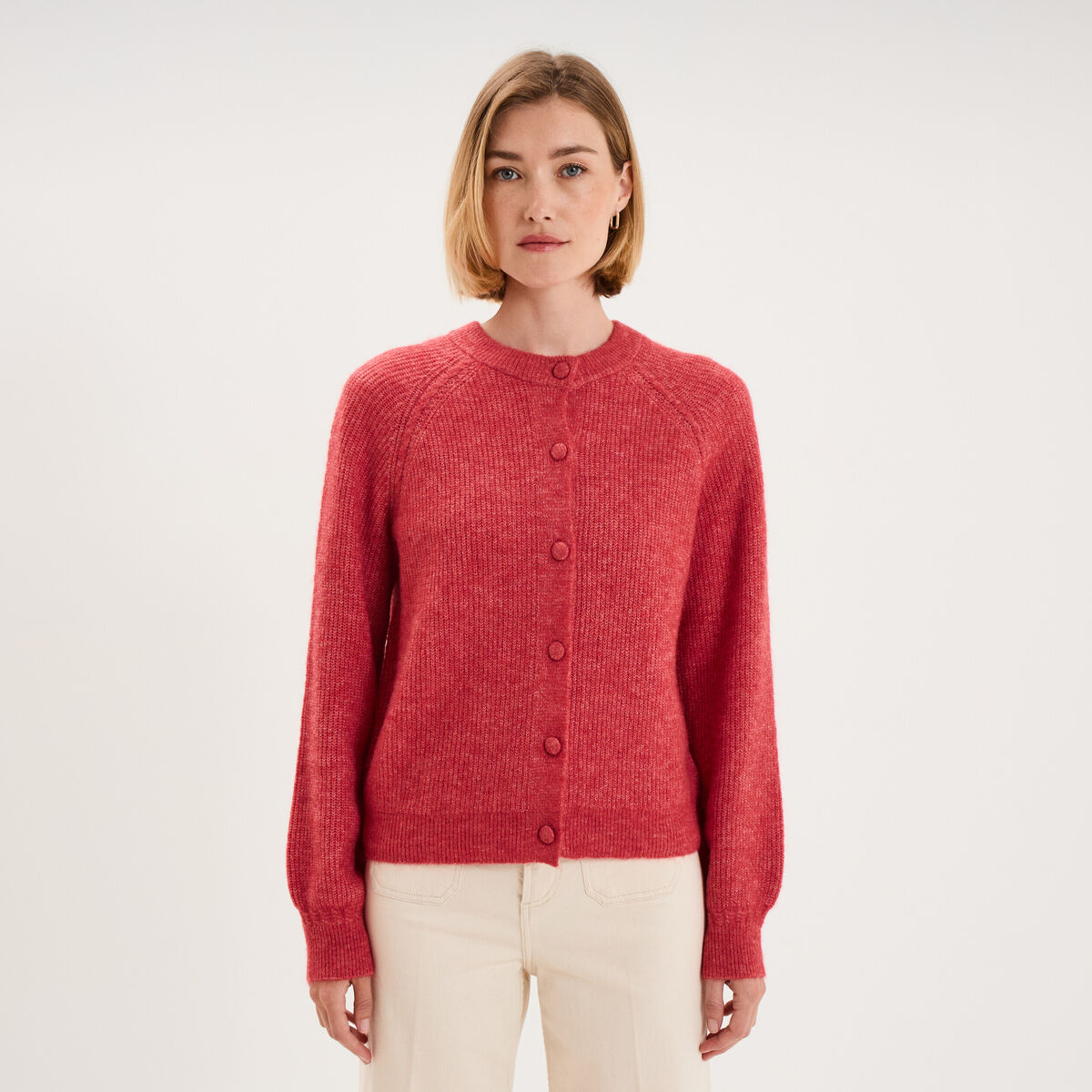 Gilet cardigan col rond boutonn&eacute; rose cerise femme