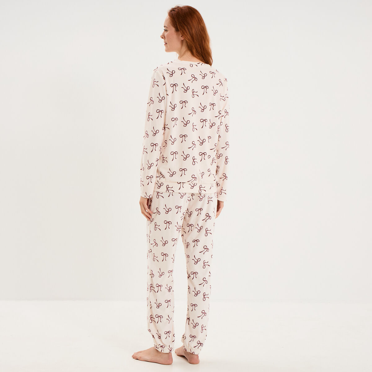 Ensemble pyjama t-shirt pantalon velours ecru femme