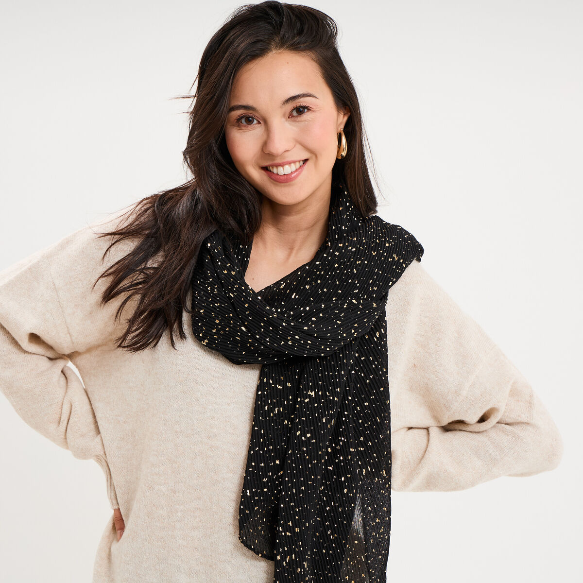 Foulard pliss&eacute; noir femme