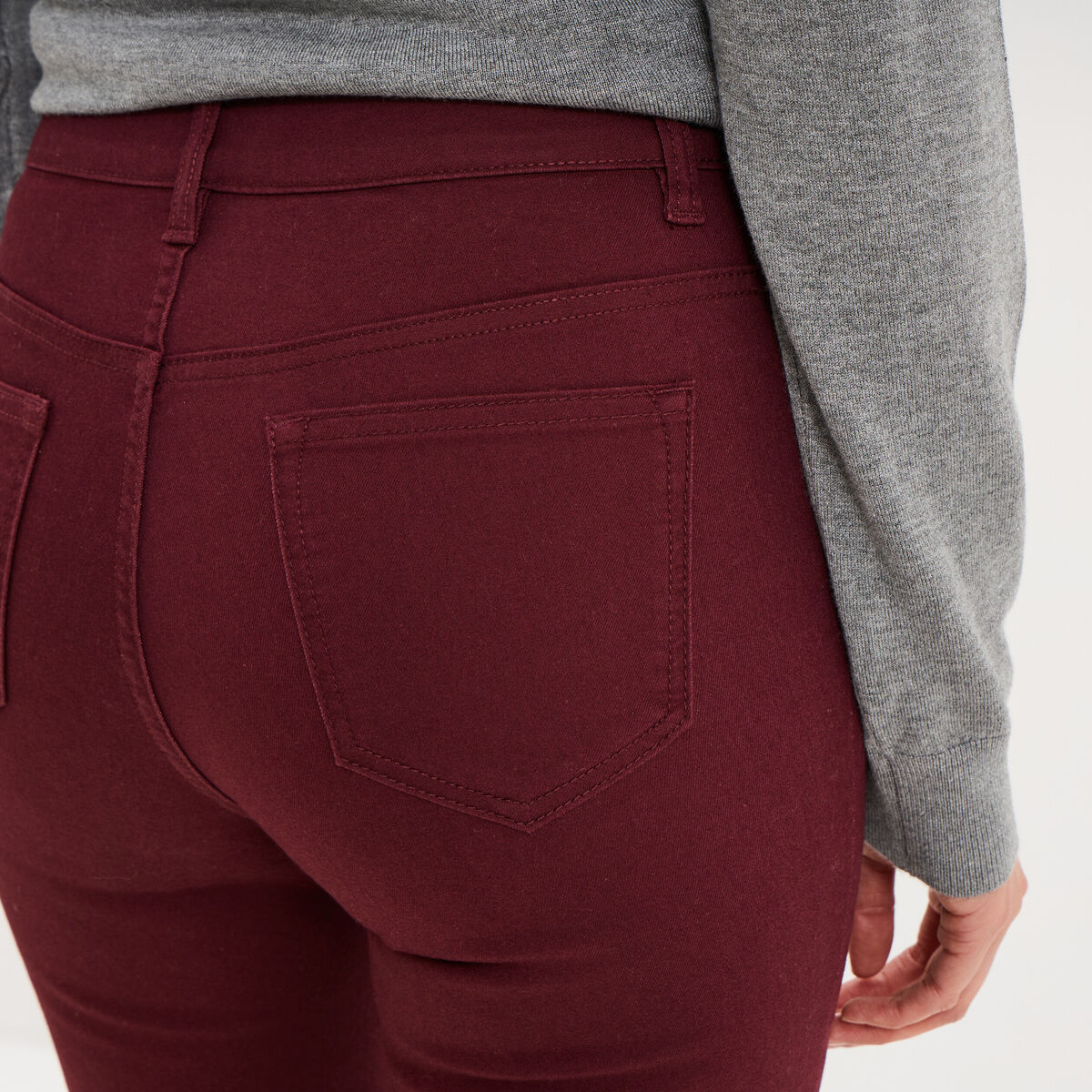 Pantalon slim stretch violet fonc&eacute; femme