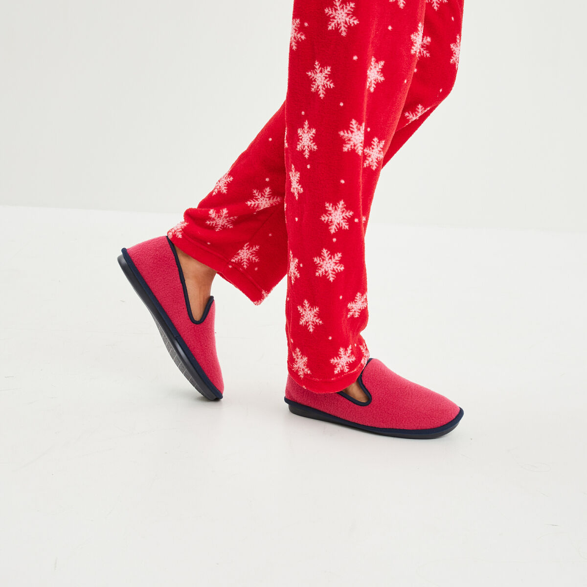 Chaussons à bout rond rose femme