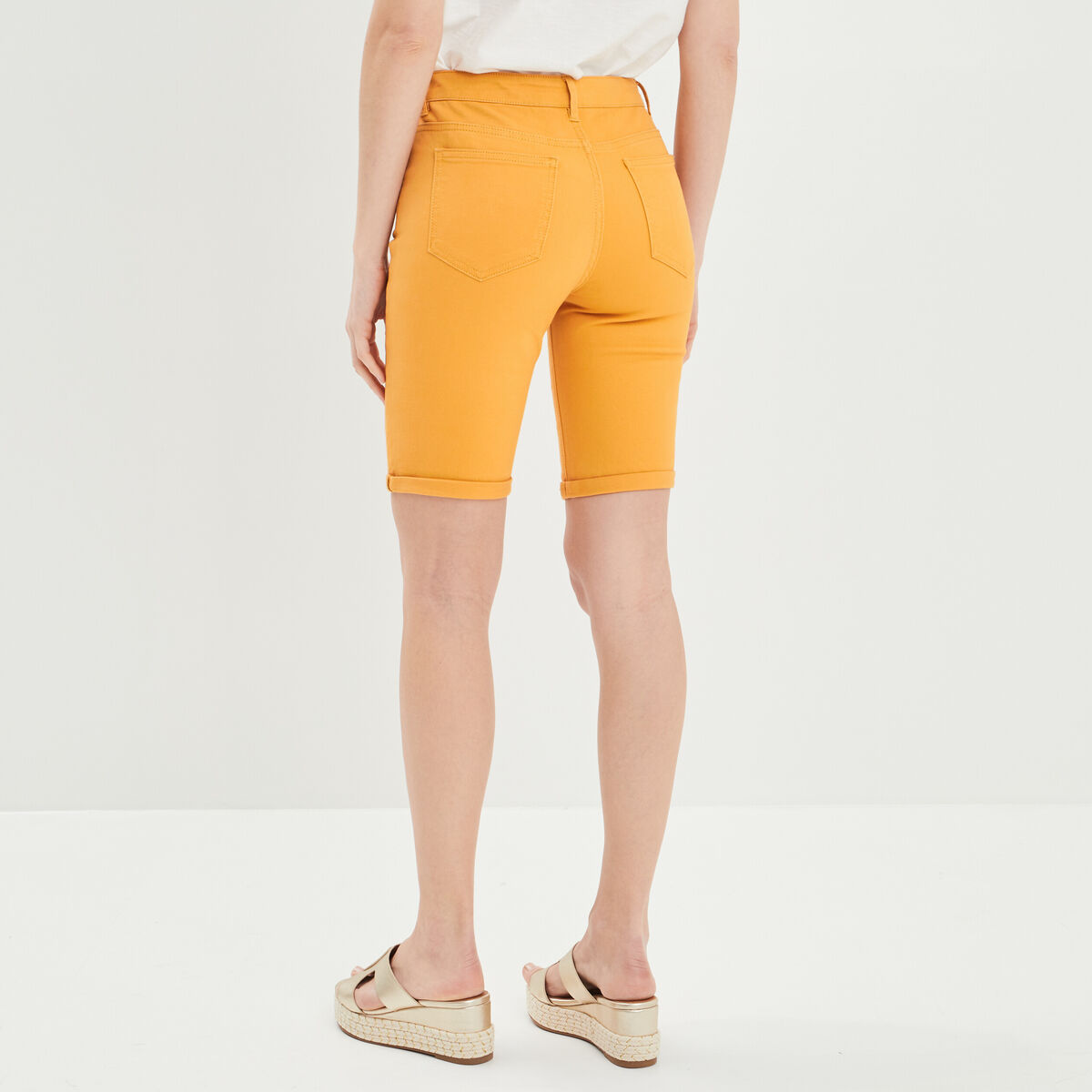 Bermuda slim 5 poches jaune moutarde femme