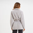 Peignoir mi-long effet polaire ceintur&eacute; gris clair femme