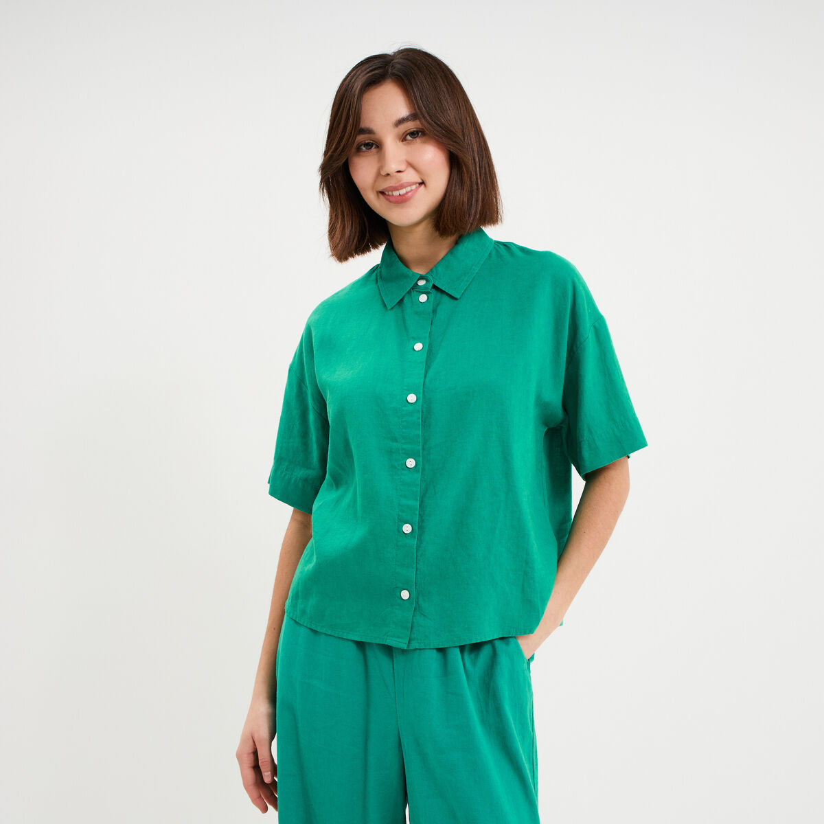 Chemise manches courtes lin m&eacute;lang&eacute; vert canard femme