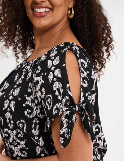 T-shirt gaufr&eacute; avec manches &agrave; noeuds noir femme grande taille