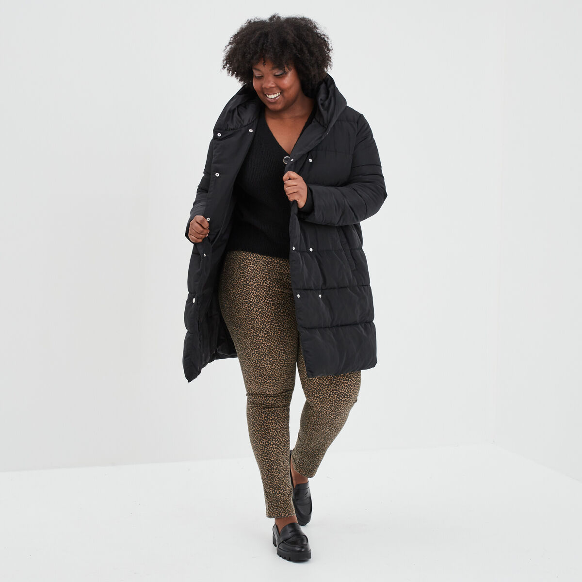 Gilet boutonné à col en V noir femme grande taille