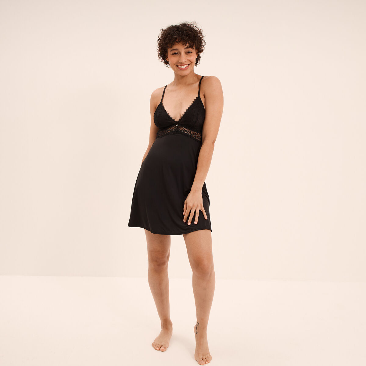 Nuisette avec dentelle noir femme