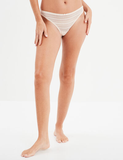 String en dentelle rose poudrée femme