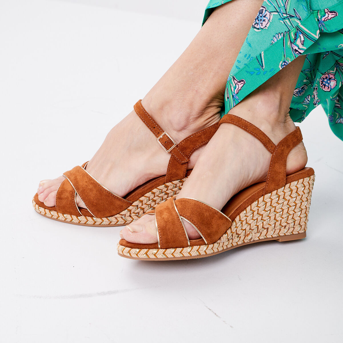 Sandales à talons compensés marron femme