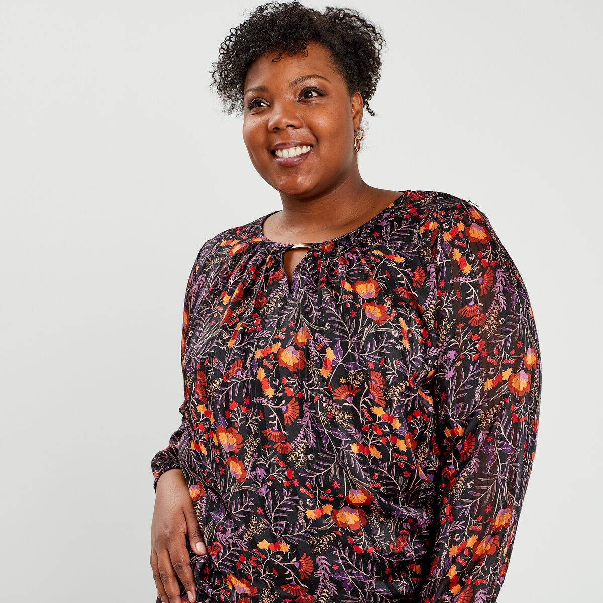 Blouse manches longues détail bijou noir femme grande taille