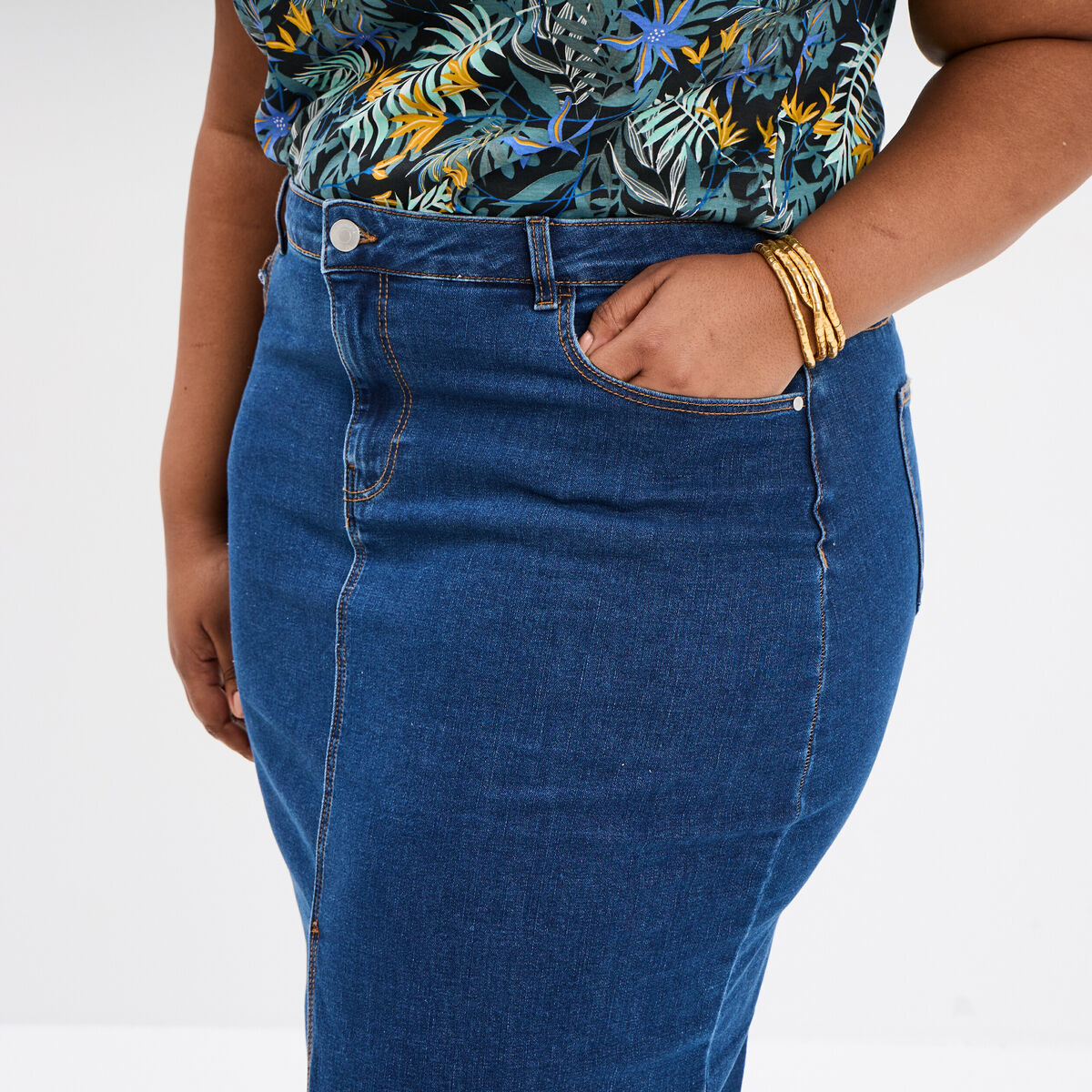 Jupe fendue en jean trap&egrave;ze denim stone femme grande taille