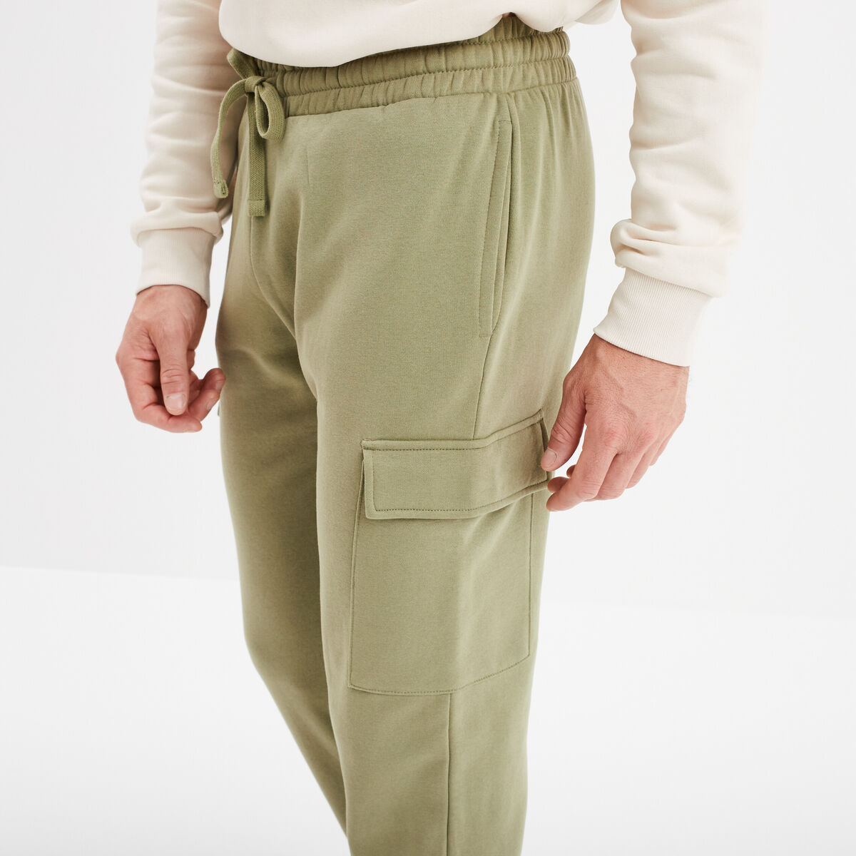 Pantalon jogging cargo poches latérales vert kaki homme