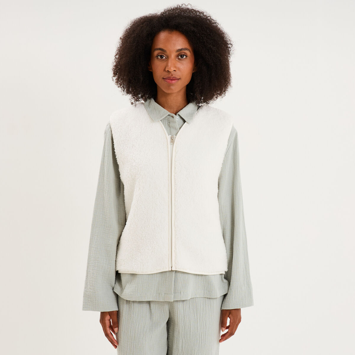 Gilet sans manches effet sherpa zipp&eacute; blanc femme