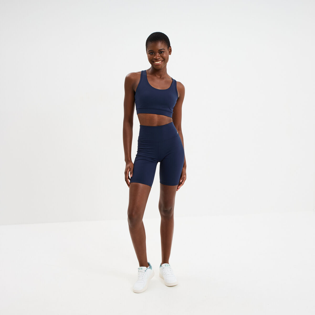 Short cycliste de sport taille haute bleu marine femme